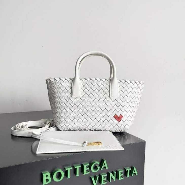 Picture of Bottega Veneta Handbags _SKUfw184068576fw